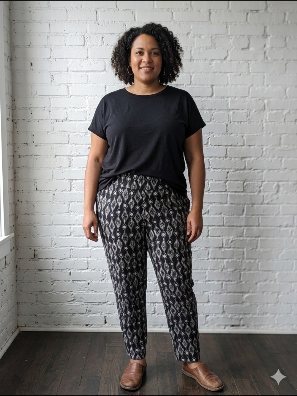 Torrid Women's Black Ikat Print Pixie Pull-on Tapered Capri Pants